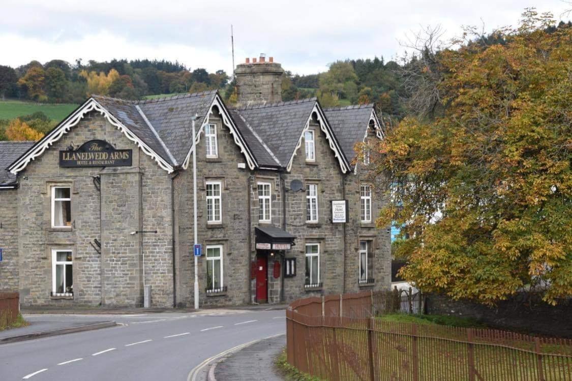 The Llanelwedd Arms Hotel Builth Wells Buitenkant foto
