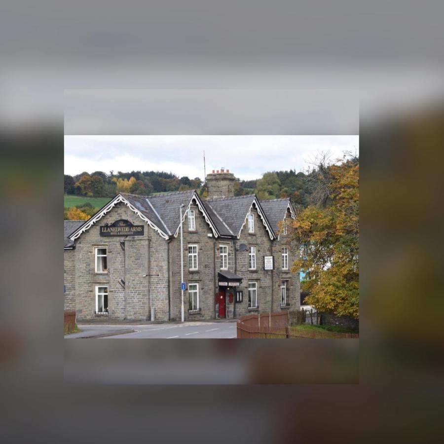 The Llanelwedd Arms Hotel Builth Wells Buitenkant foto