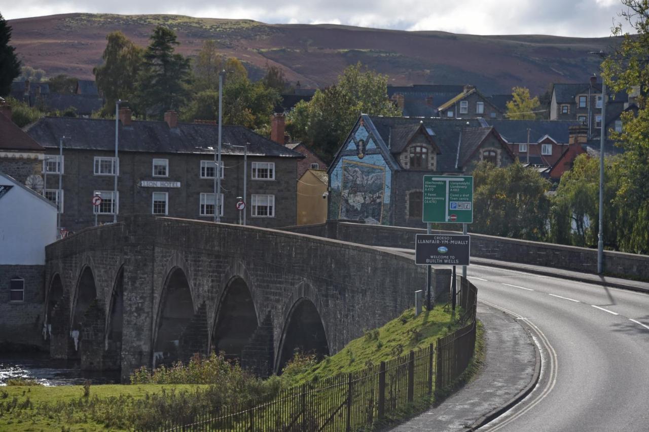 The Llanelwedd Arms Hotel Builth Wells Buitenkant foto