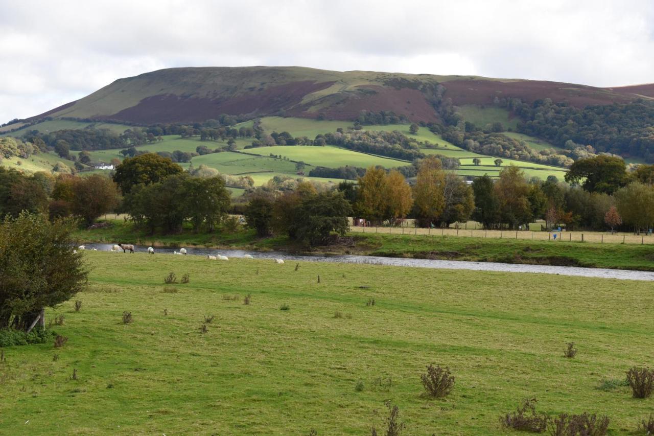 The Llanelwedd Arms Hotel Builth Wells Buitenkant foto