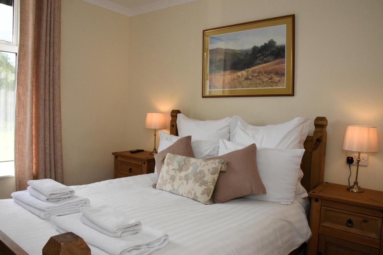 The Llanelwedd Arms Hotel Builth Wells Buitenkant foto