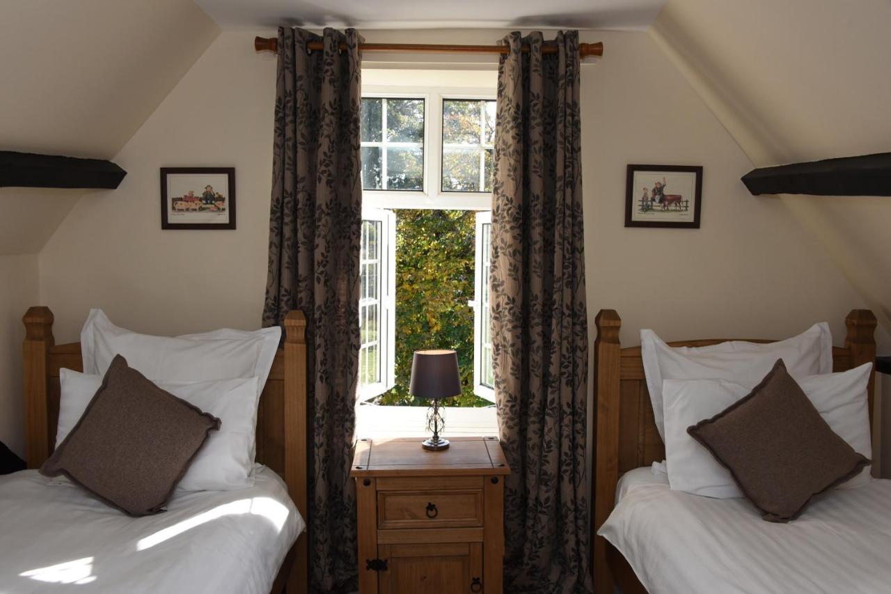 The Llanelwedd Arms Hotel Builth Wells Buitenkant foto