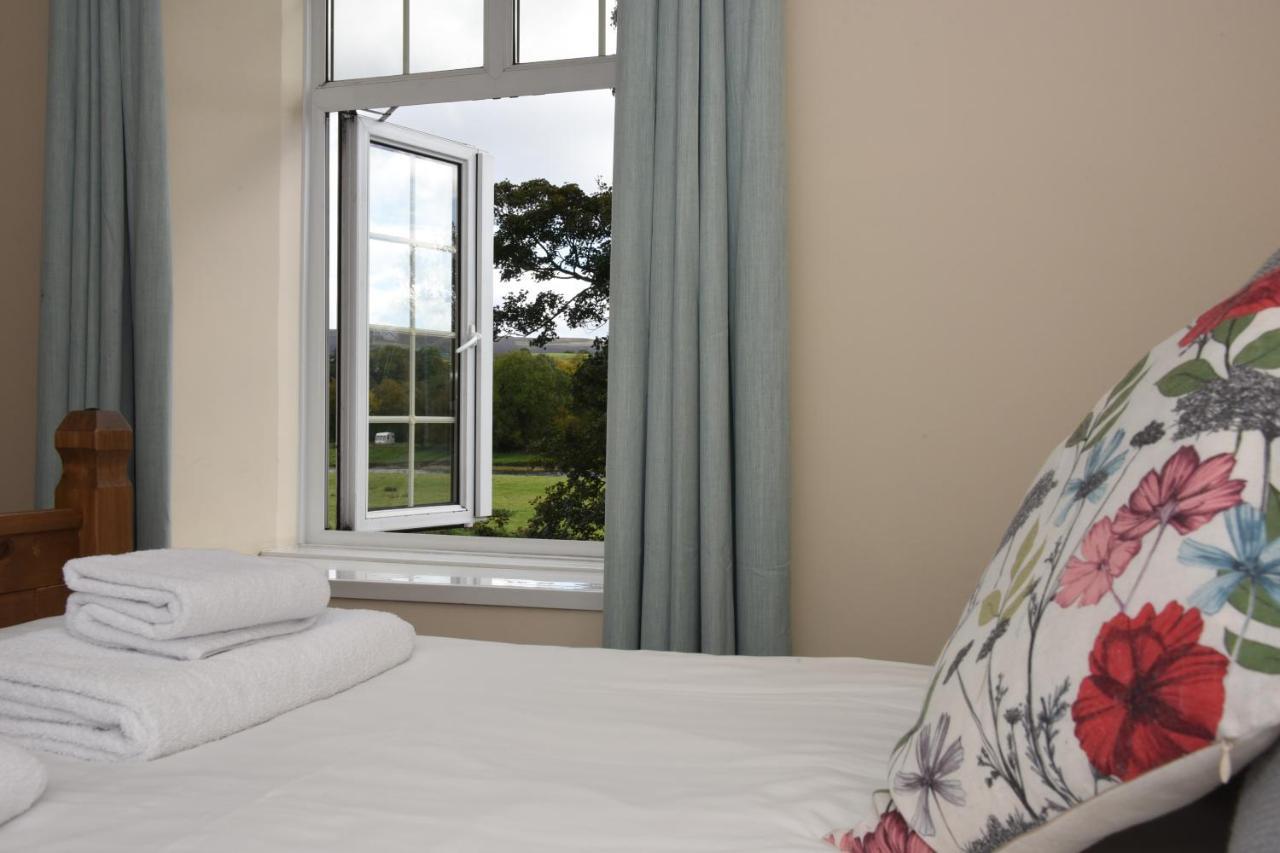 The Llanelwedd Arms Hotel Builth Wells Buitenkant foto