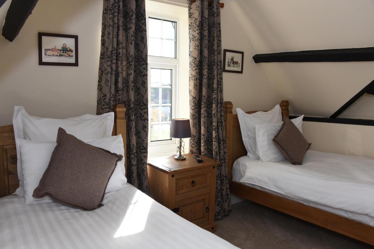 The Llanelwedd Arms Hotel Builth Wells Buitenkant foto
