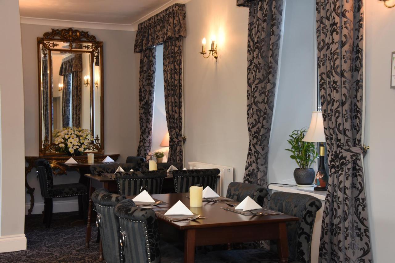 The Llanelwedd Arms Hotel Builth Wells Buitenkant foto