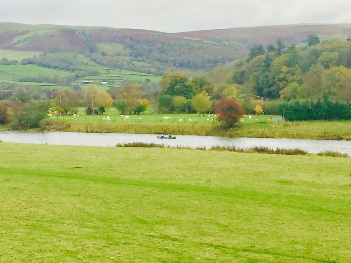 The Llanelwedd Arms Hotel Builth Wells Buitenkant foto