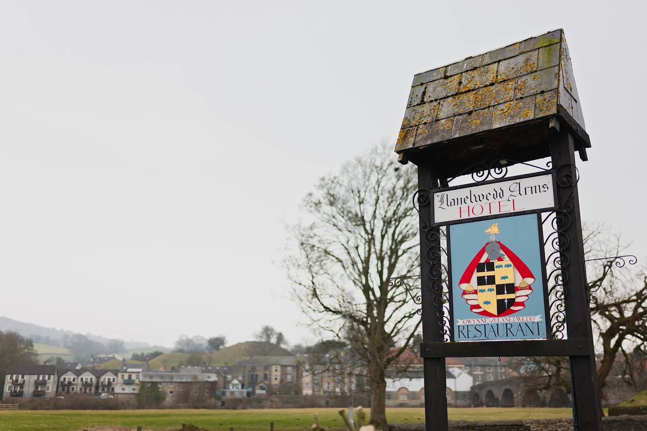 The Llanelwedd Arms Hotel Builth Wells Buitenkant foto